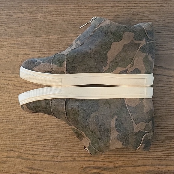 Blondo Booties Size 8 Camouflage Green Print Waterproof Nice Padded Fabric - Picture 8 of 10